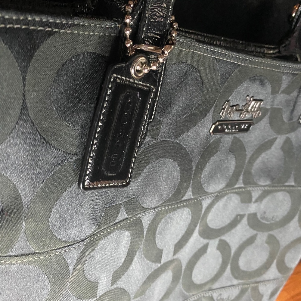 Coach purse - Picture 3 of 8